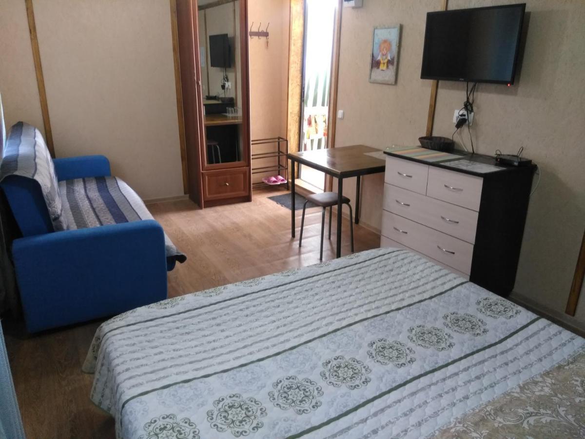 Гостевой Дом Ксения Hotel Sukhumi Luaran gambar