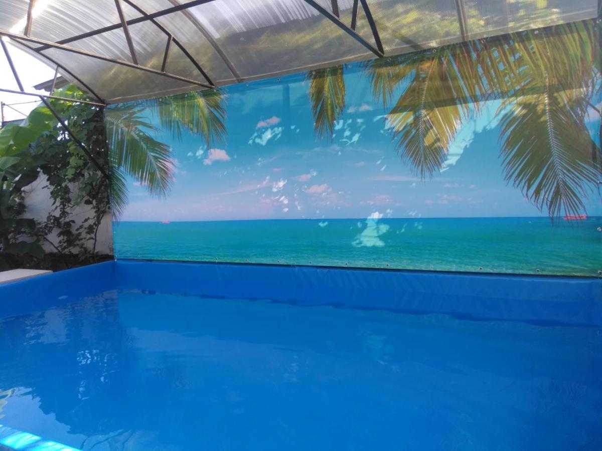 Гостевой Дом Ксения Hotel Sukhumi Luaran gambar