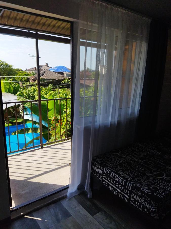 Гостевой Дом Ксения Hotel Sukhumi Luaran gambar